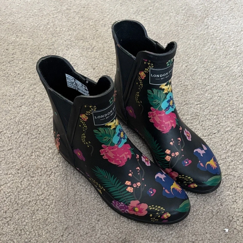 London Fog Piccadilly- Women's Black Floral Rain Boots size 6